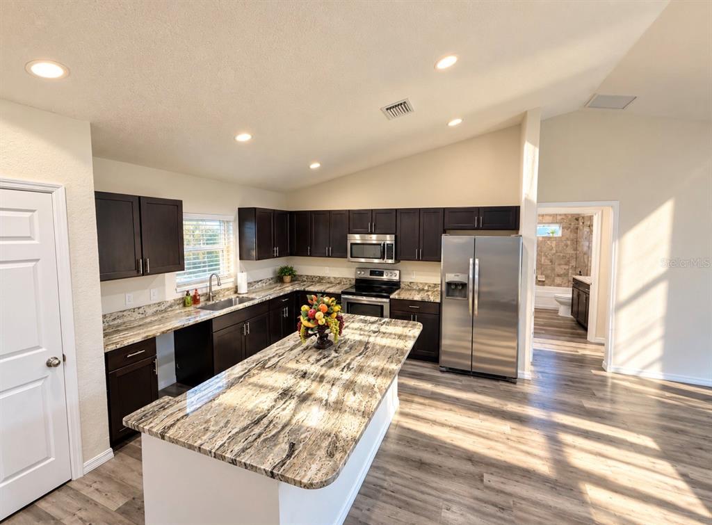 5181 SE 135TH PLACE, SUMMERFIELD, FL — photo 3 of 30