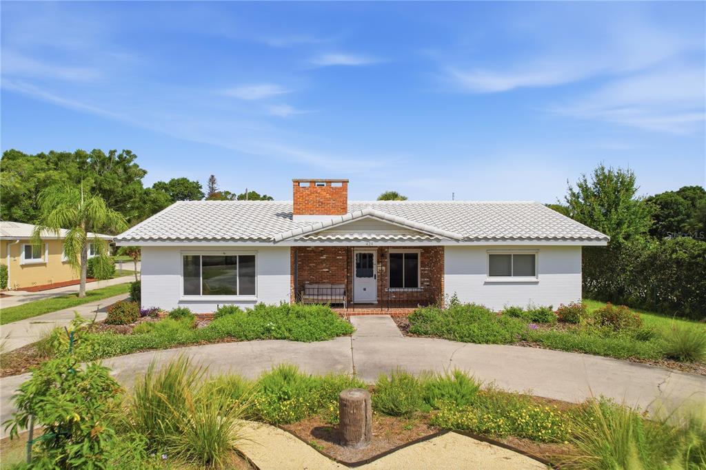 424 LAKESHORE BOULEVARD