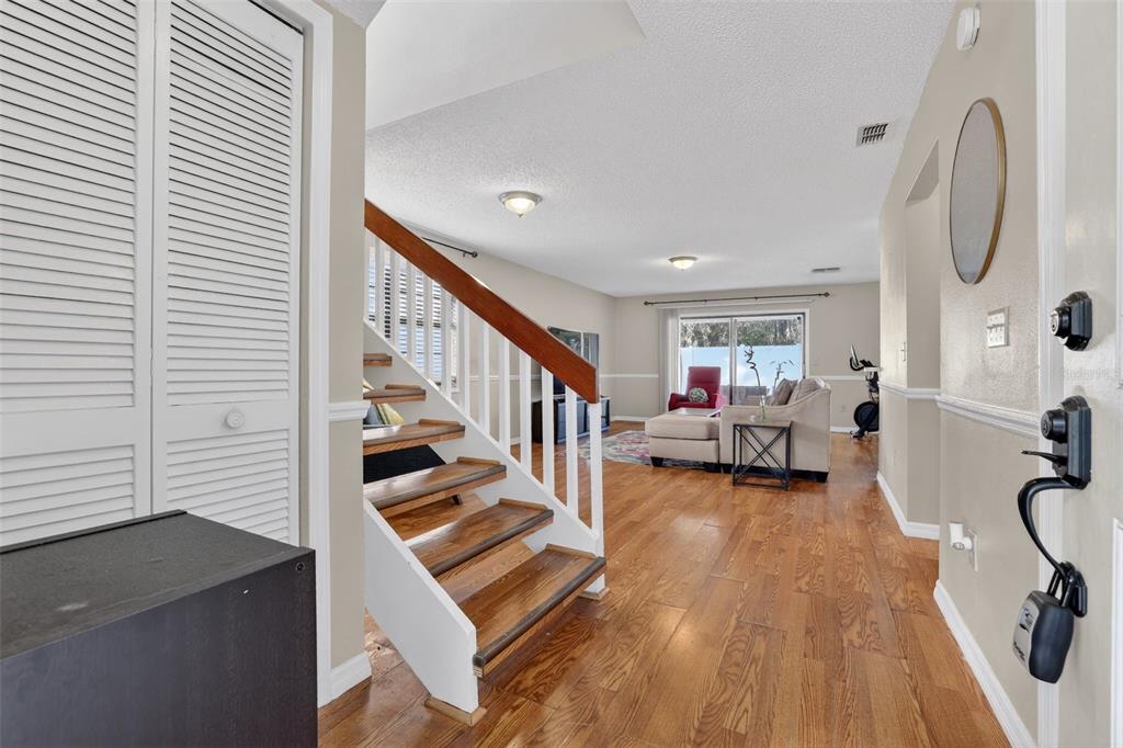5215 CORVETTE DRIVE, TAMPA, FL — photo 2 of 30