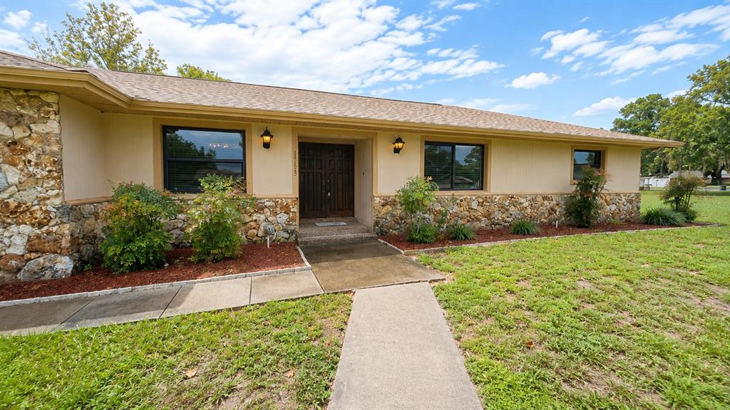 35025 RAINTREE DR, FRUITLAND PARK, FL — photo 2 of 30