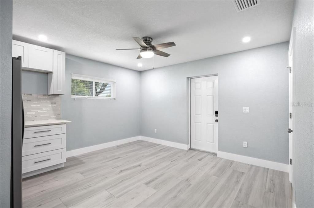 817 W BOUGAINVILLEA AVENUE, TAMPA, FL — photo 2 of 27