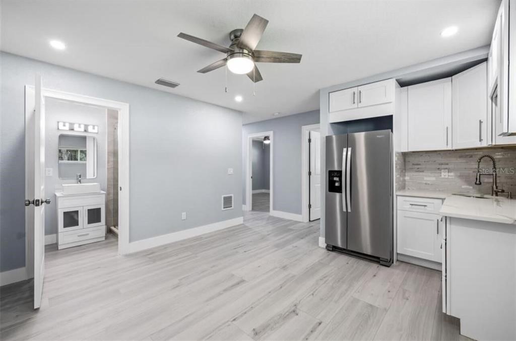 817 W BOUGAINVILLEA AVENUE, TAMPA, FL — photo 5 of 27