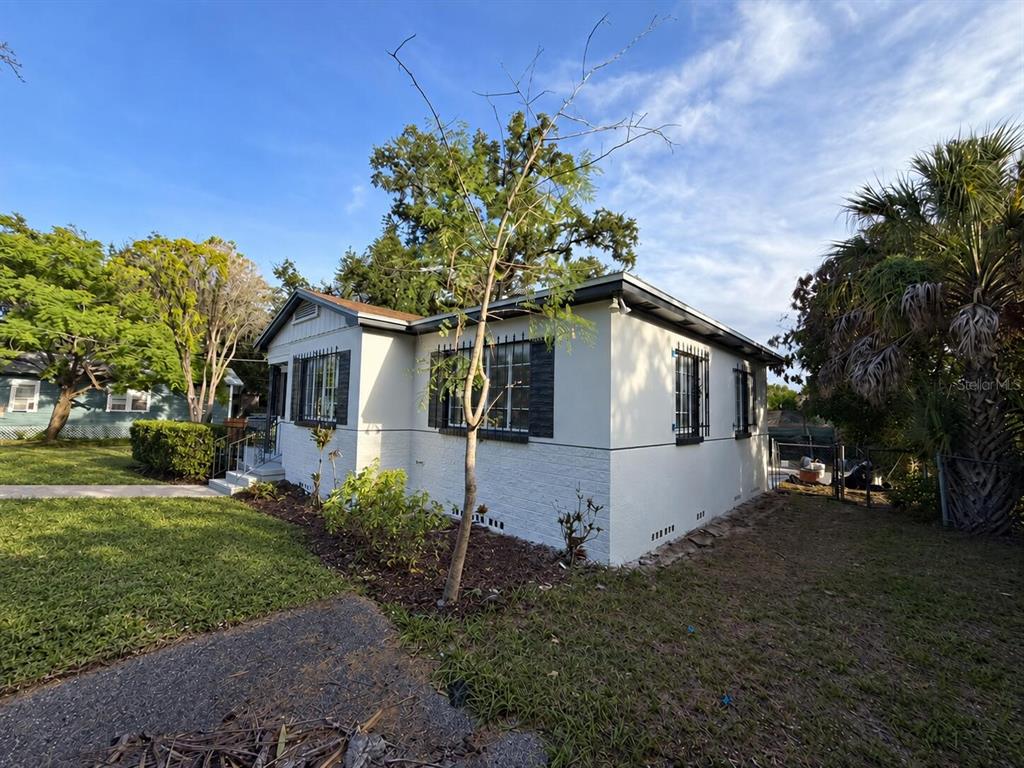 2217 MALLORY AVENUE, TAMPA, FL — photo 3 of 30