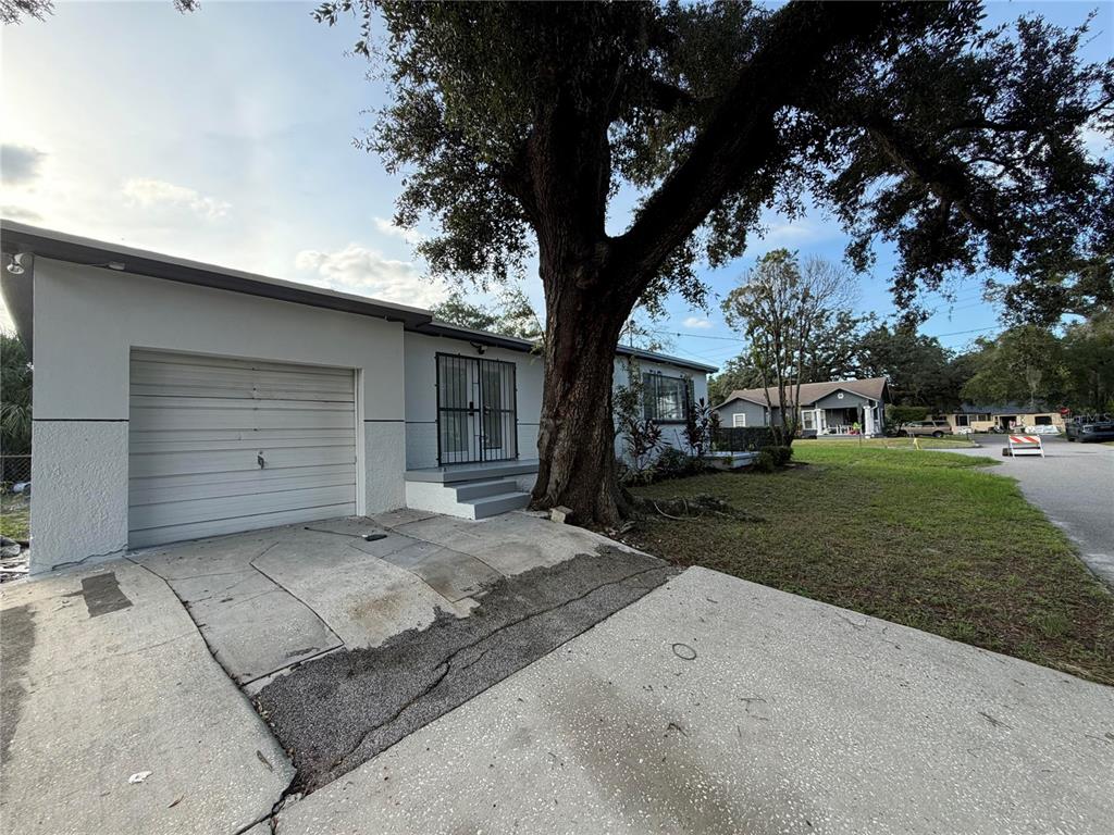 2217 MALLORY AVENUE, TAMPA, FL — photo 4 of 30