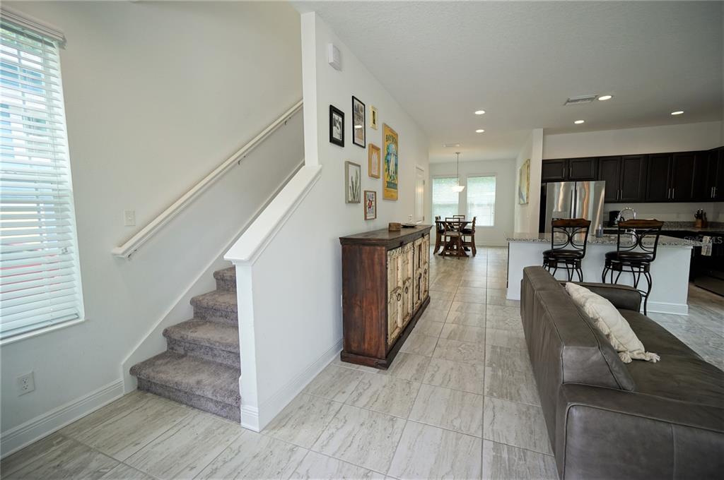 651 14TH AVENUE S, ST PETERSBURG, FL — photo 5 of 29