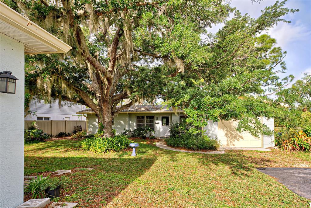110 S OXFORD DRIVE