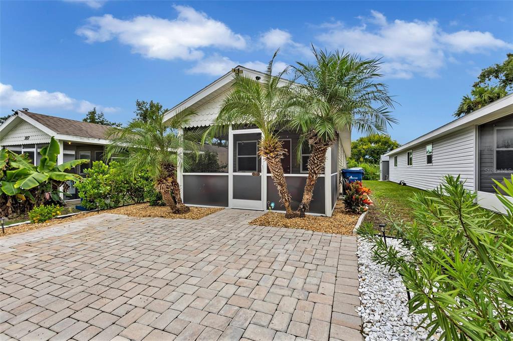 3867 ALMOND AVENUE, SARASOTA, FL — photo 5 of 30