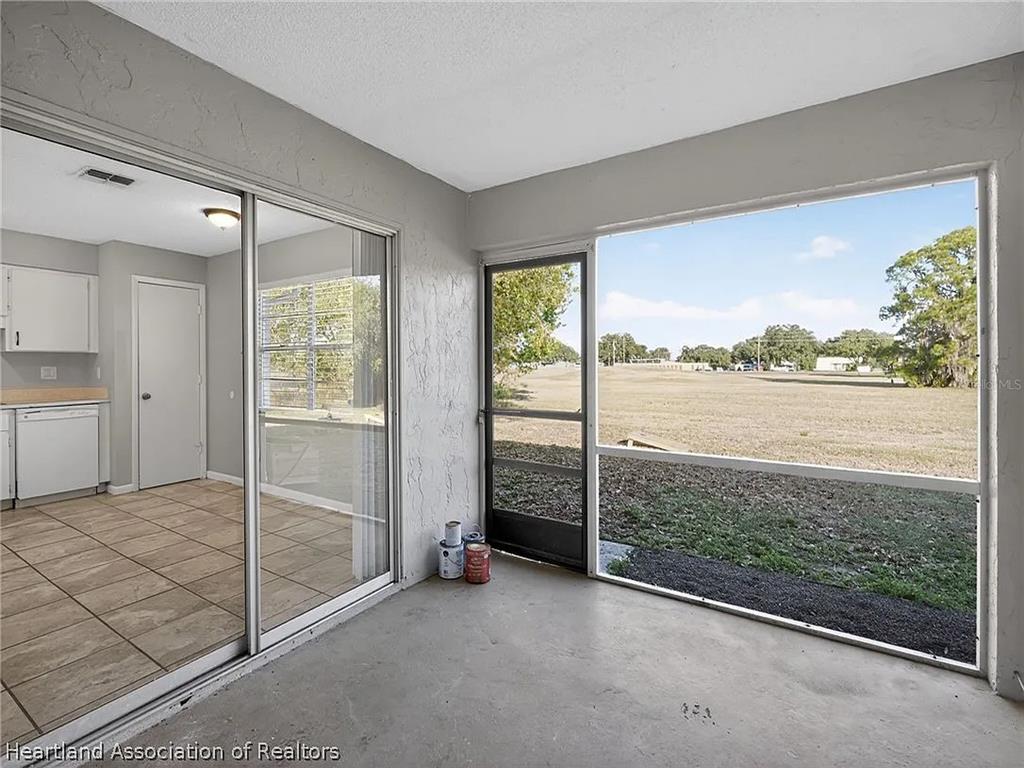 6213 CANDLER TERRACE, SEBRING, FL — photo 4 of 10