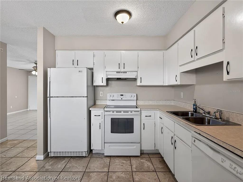 6213 CANDLER TERRACE, SEBRING, FL — photo 5 of 10