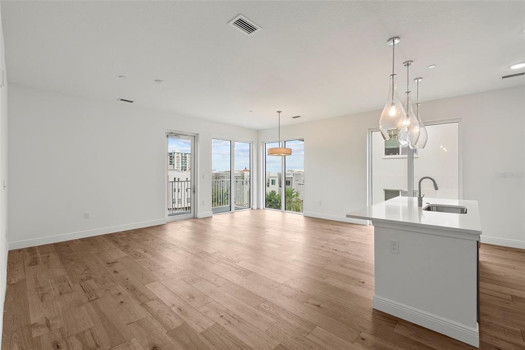 600 3RD AVENUE S UNIT 406, ST PETERSBURG, FL — photo 3 of 33