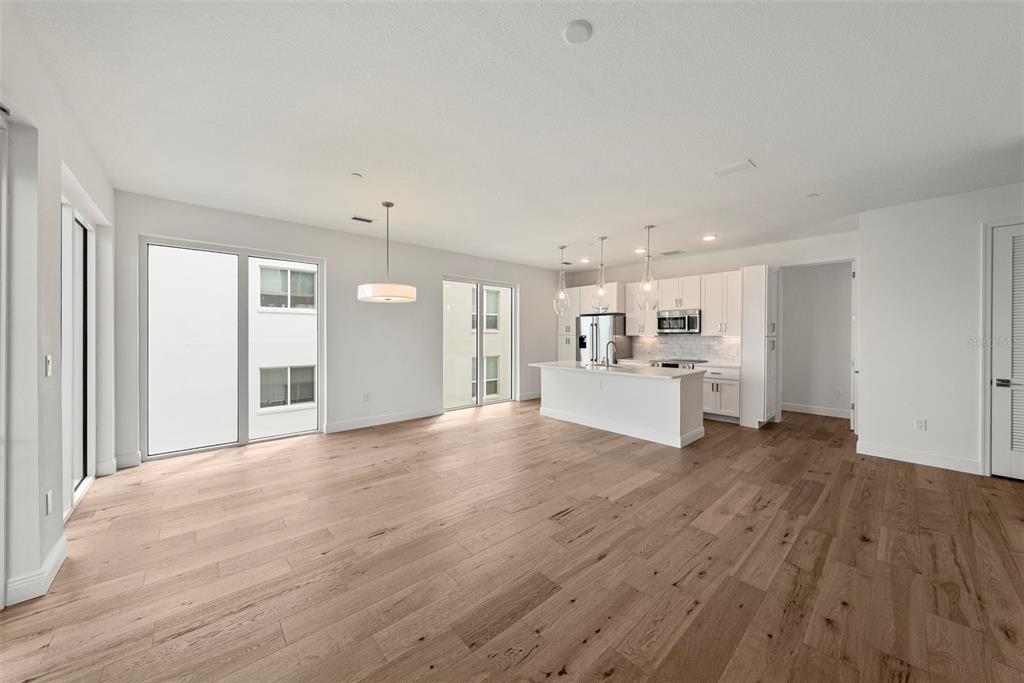 600 3RD AVENUE S UNIT 406, ST PETERSBURG, FL — photo 5 of 33