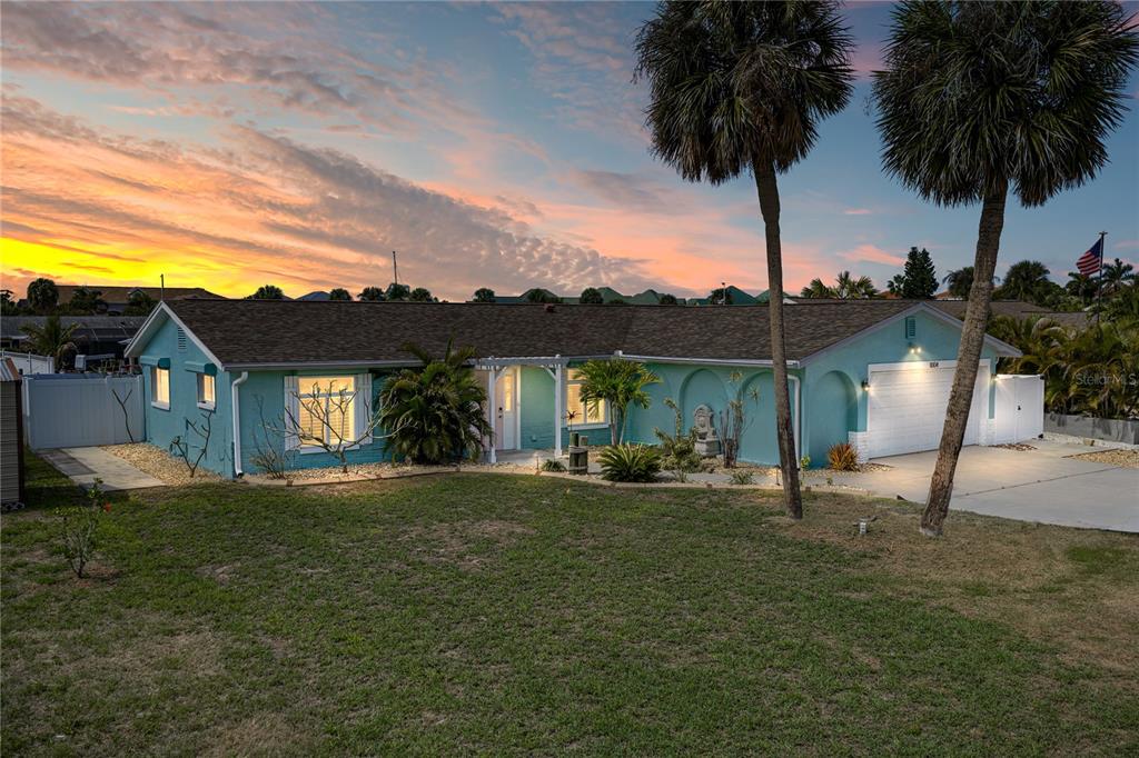 1004 SAGO PALM WAY