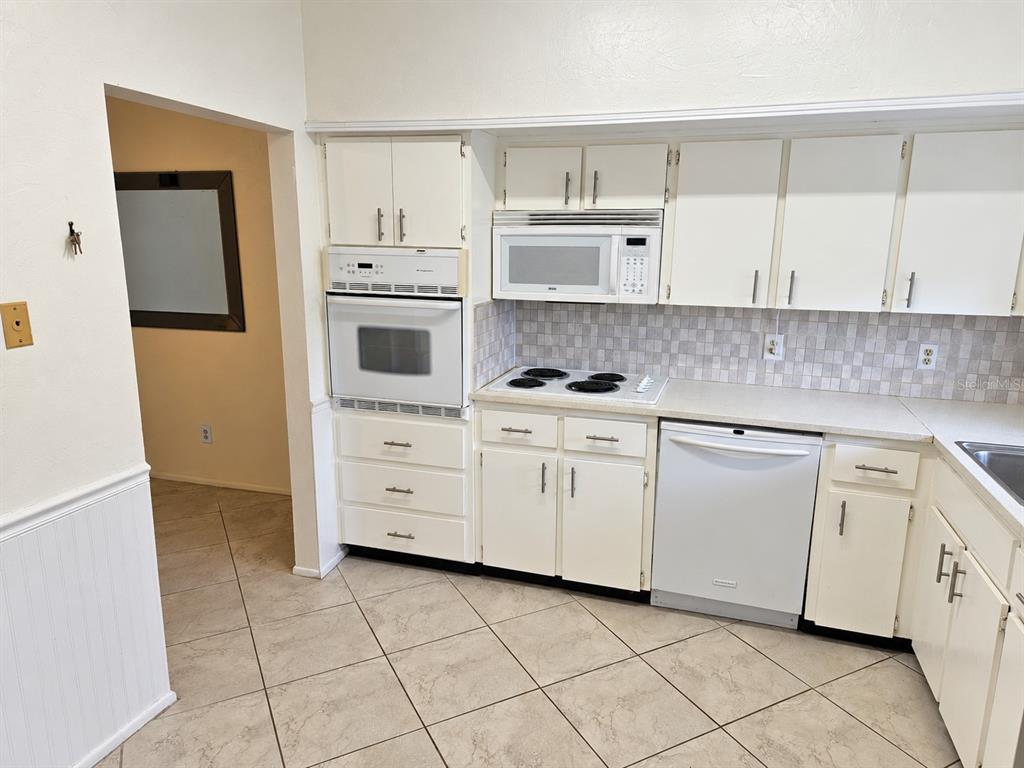 2436 RHODESIAN DRIVE UNIT 48, CLEARWATER, FL — photo 5 of 20