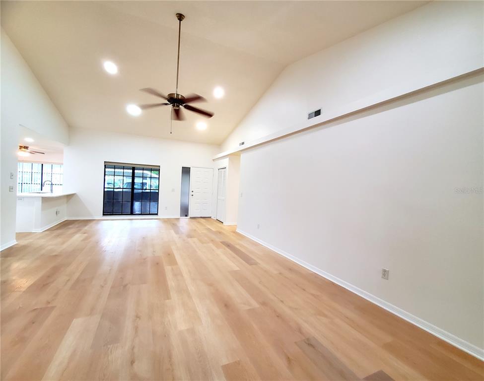 2053 VILLA TERRACE, CLEARWATER, FL — photo 4 of 30