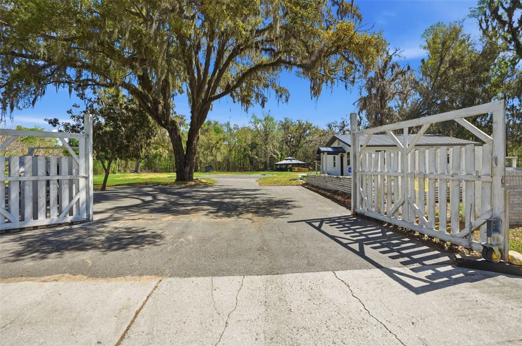15458 SNOW MEMORIAL HIGHWAY, BROOKSVILLE, FL — photo 4 of 30