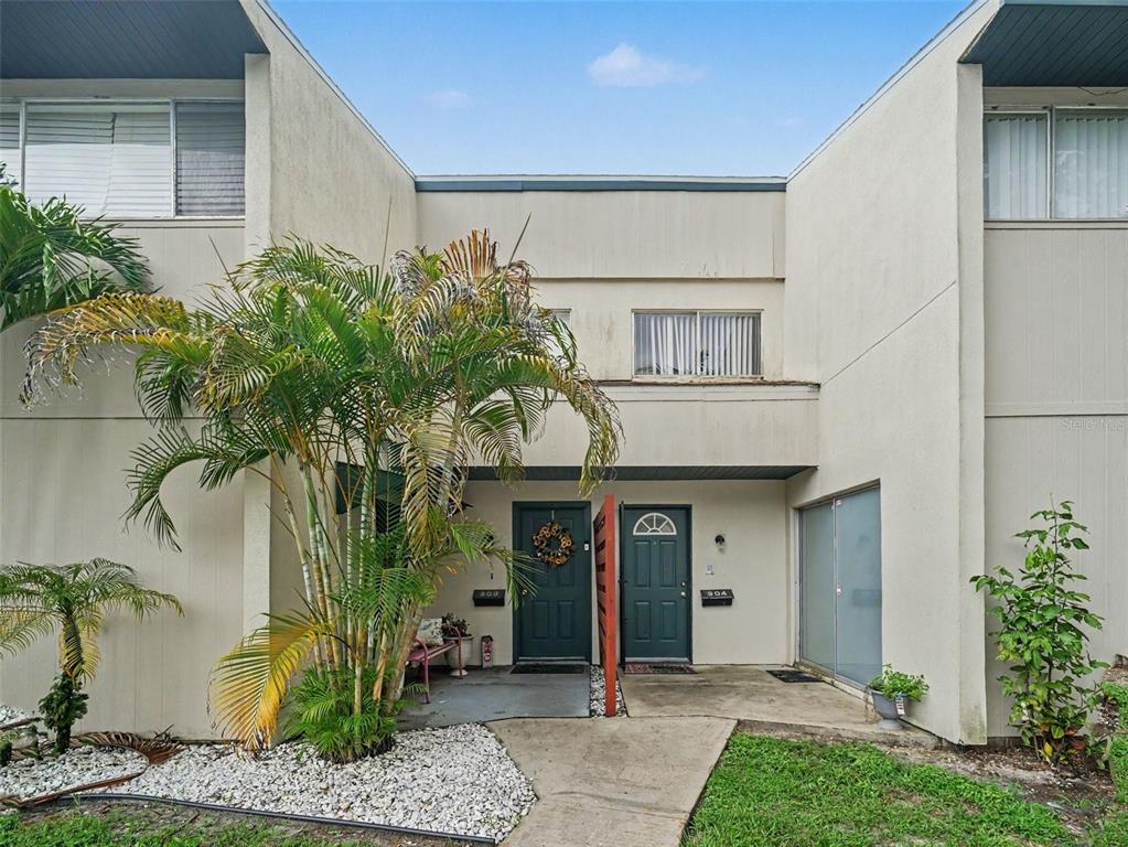 908 BYRON LANE UNIT 6