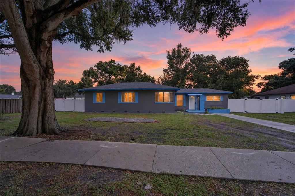 627 HOLLY PLACE, LAKELAND, FL — photo 2 of 22