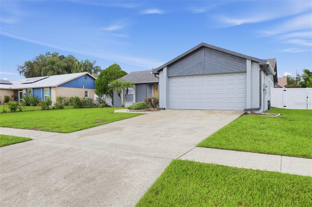 1805 LAKEWIND DRIVE, BRANDON, FL — photo 2 of 30