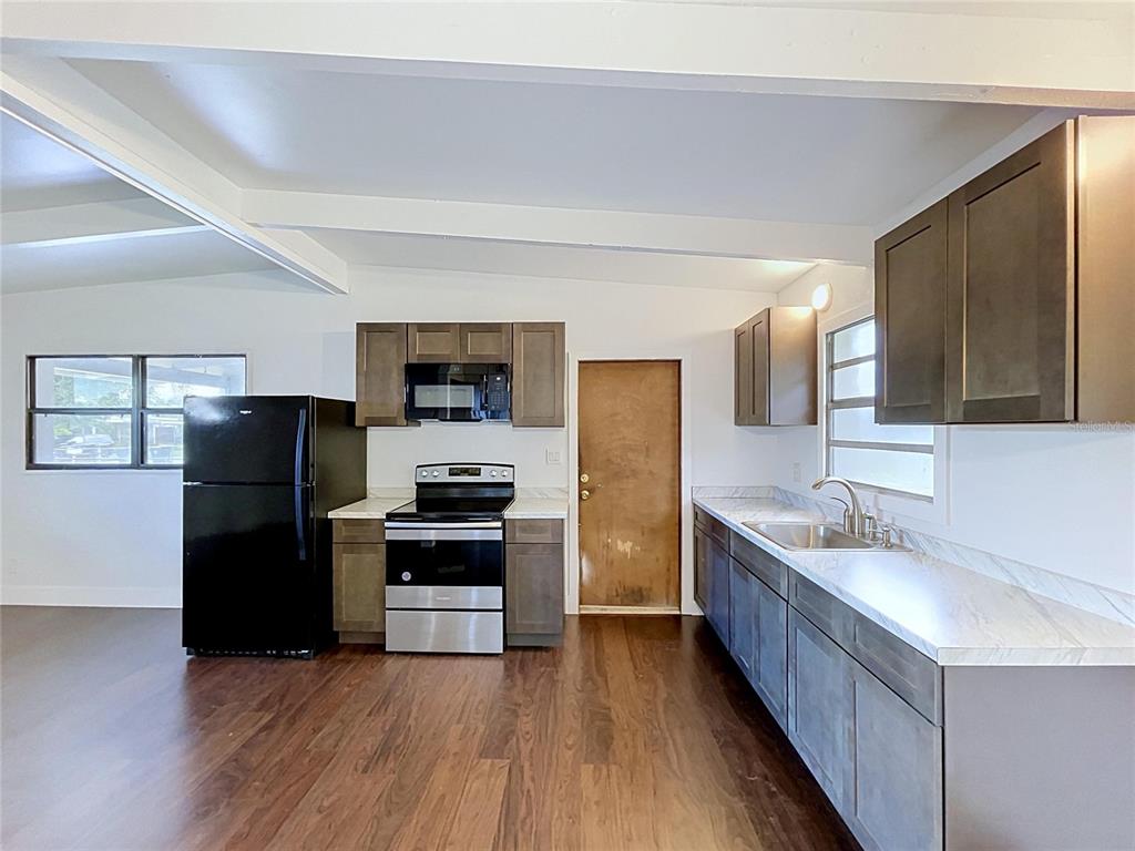 1310 WARRINGTON WAY, TAMPA, FL — photo 4 of 29