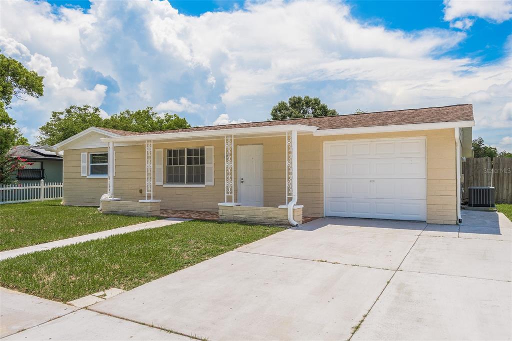 5646 FESTIVO DRIVE, HOLIDAY, FL — photo 3 of 30