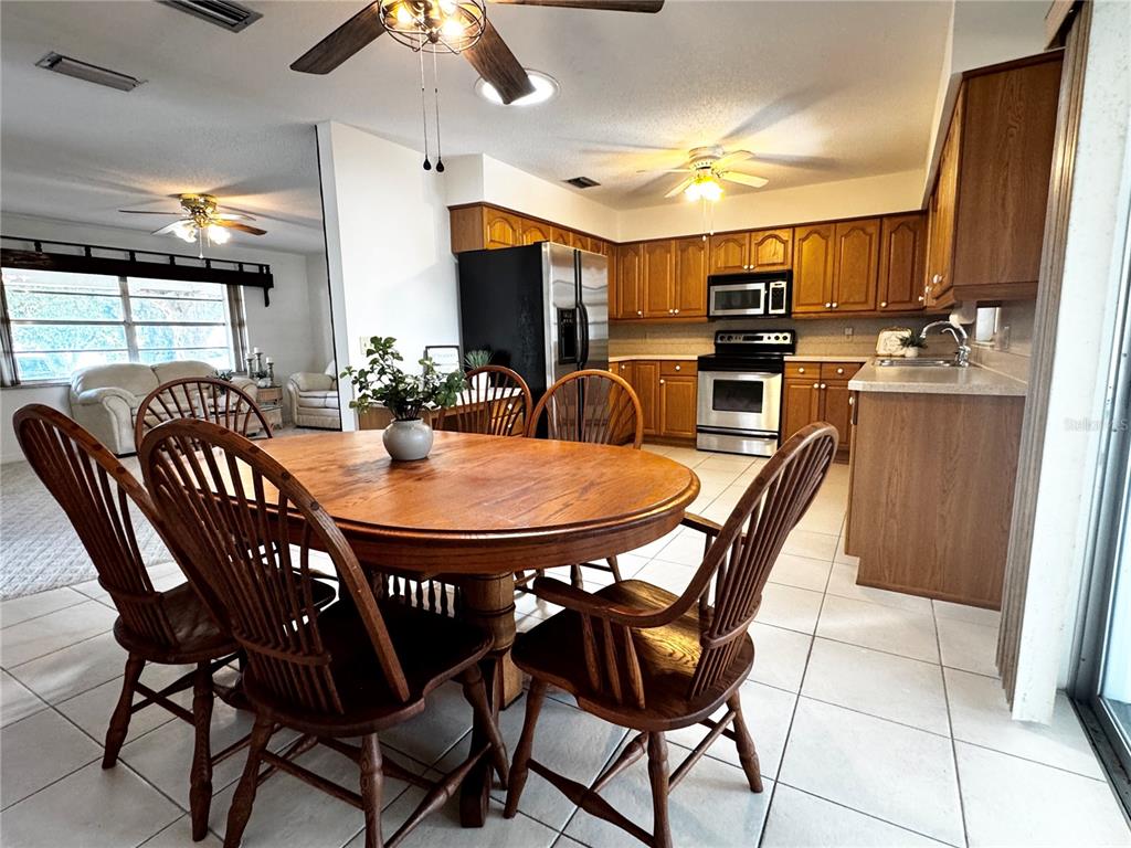 10830 SE 52ND AVENUE, BELLEVIEW, FL — photo 4 of 30