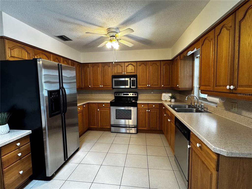 10830 SE 52ND AVENUE, BELLEVIEW, FL — photo 5 of 30