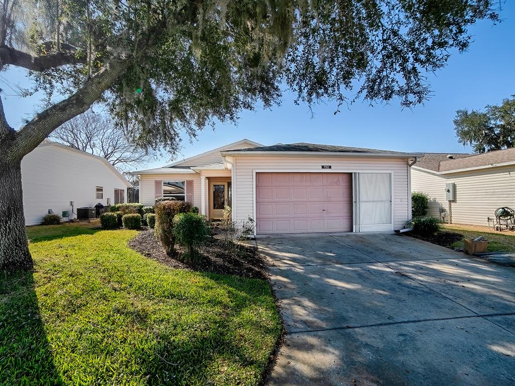 752 OLD OAKS LANE