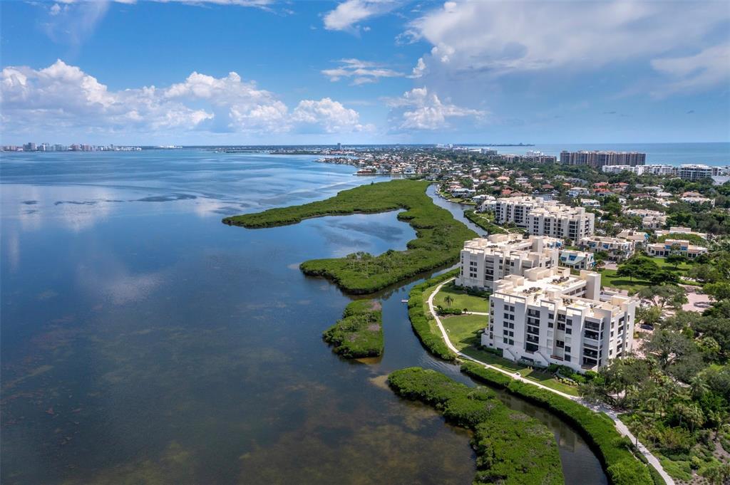 2020 HARBOURSIDE DRIVE UNIT 442, LONGBOAT KEY, FL — photo 2 of 30