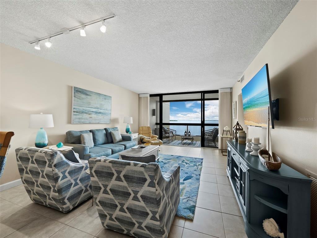 2020 HARBOURSIDE DRIVE UNIT 442, LONGBOAT KEY, FL — photo 4 of 30