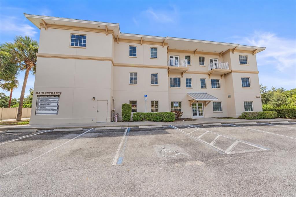 5104 N LOCKWOOD RIDGE ROAD UNIT 106, SARASOTA, FL — photo 2 of 12