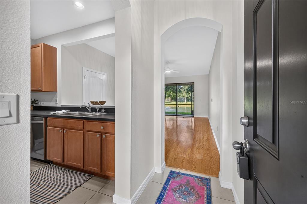 5155 BAY ISLE CIRCLE, CLEARWATER, FL — photo 5 of 30
