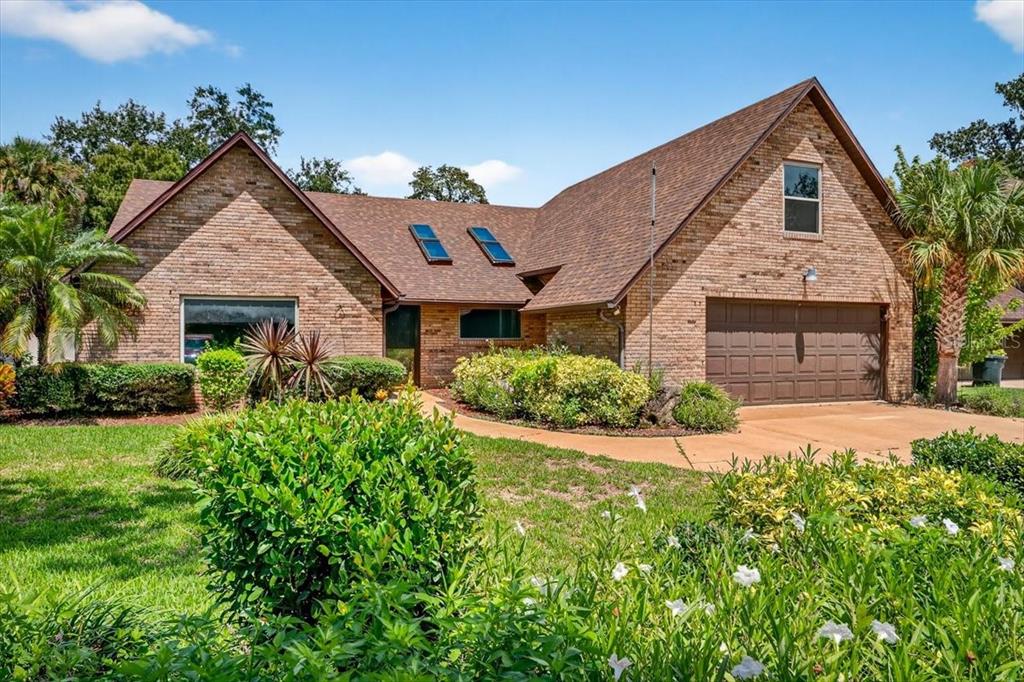 16 FOX HOLLOW DRIVE