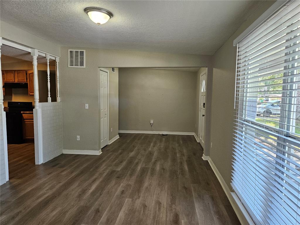 2160 ALEMANDA DRIVE, CLEARWATER, FL — photo 2 of 16
