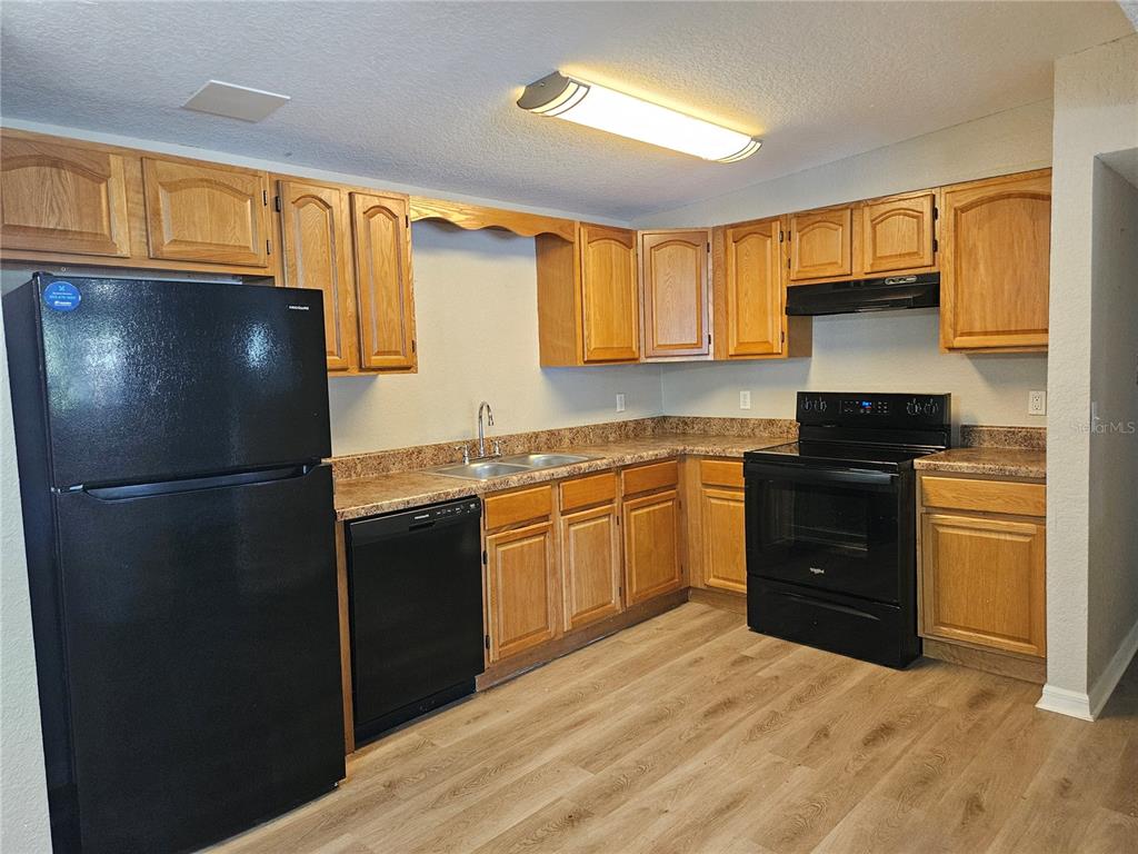 2160 ALEMANDA DRIVE, CLEARWATER, FL — photo 4 of 16