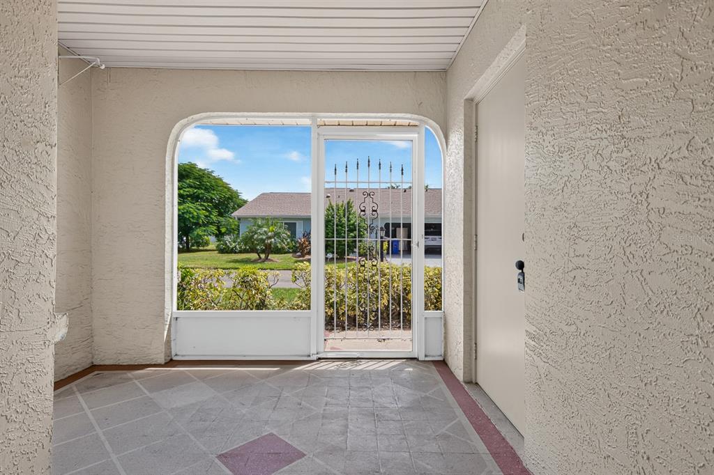 2329 LANCASTER DRIVE, SUN CITY CENTER, FL — photo 5 of 30