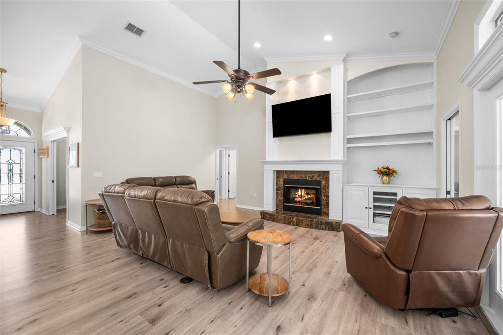 10527 NW 14TH PLACE, GAINESVILLE, FL — photo 2 of 30