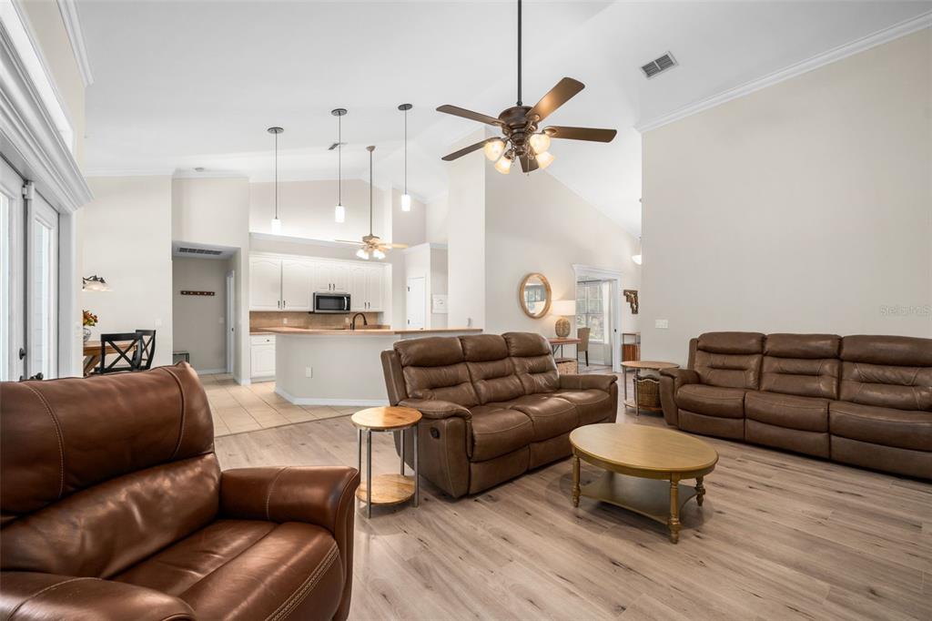 10527 NW 14TH PLACE, GAINESVILLE, FL — photo 4 of 30