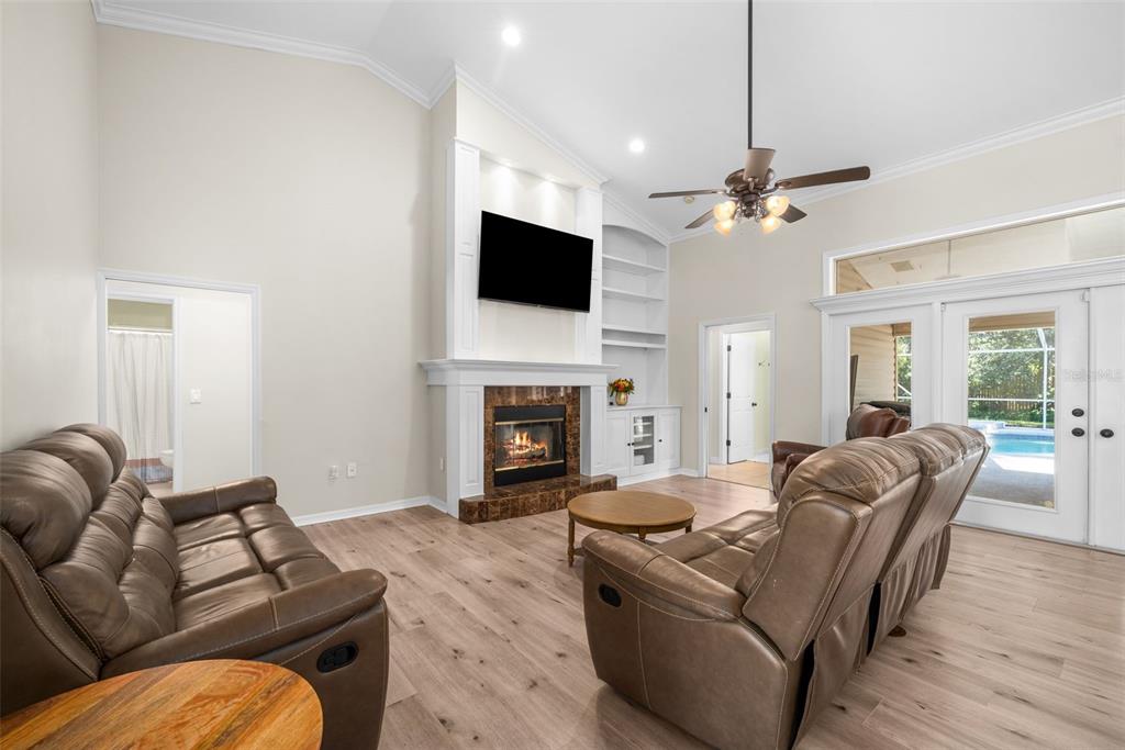 10527 NW 14TH PLACE, GAINESVILLE, FL — photo 5 of 30