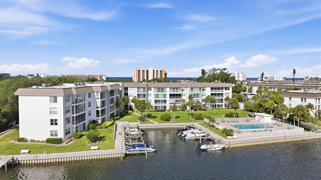 605 SUTTON PLACE UNIT 101, LONGBOAT KEY, FL — photo 2 of 30
