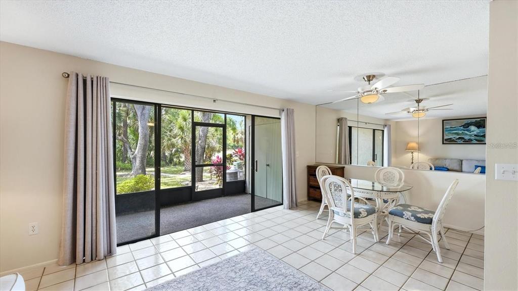 3025 QUAIL HOLLOW UNIT 3025, SARASOTA, FL — photo 3 of 19