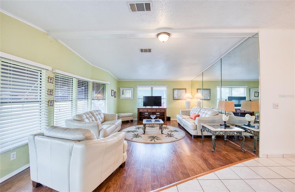 34 PELICAN DRIVE E, OLDSMAR, FL — photo 2 of 30