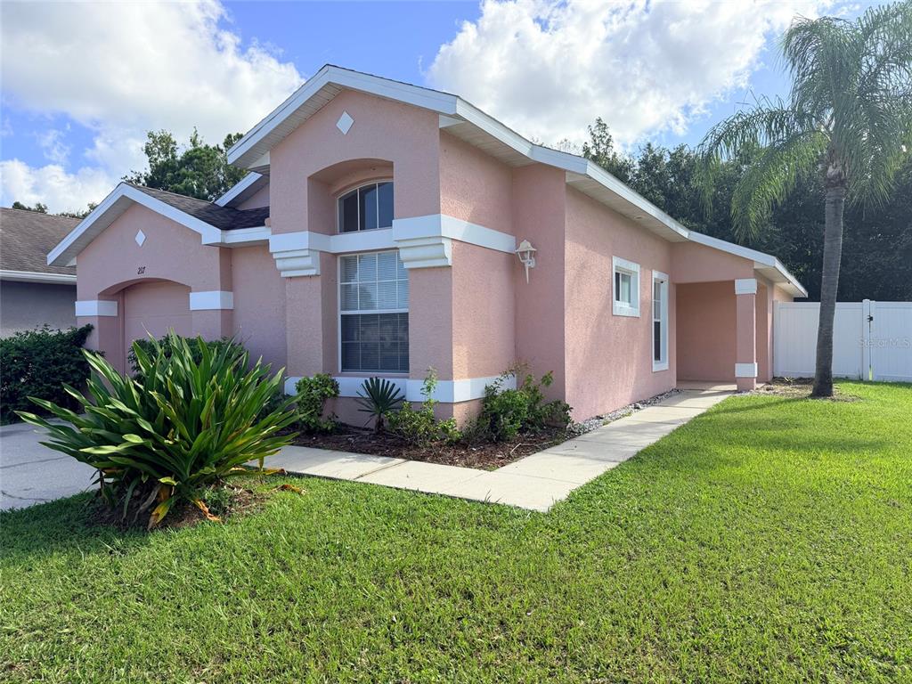 217 CORALWOOD COURT, KISSIMMEE, FL — photo 2 of 25