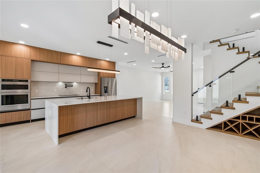 2307 N ELCOE DRIVE, TAMPA, FL — photo 3 of 6