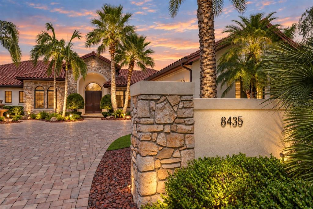8435 LINDRICK LANE, BRADENTON, FL — photo 4 of 30