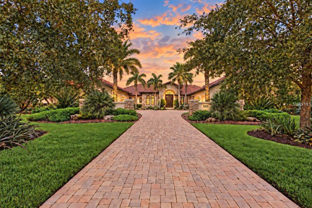 8435 LINDRICK LANE, BRADENTON, FL — photo 5 of 30