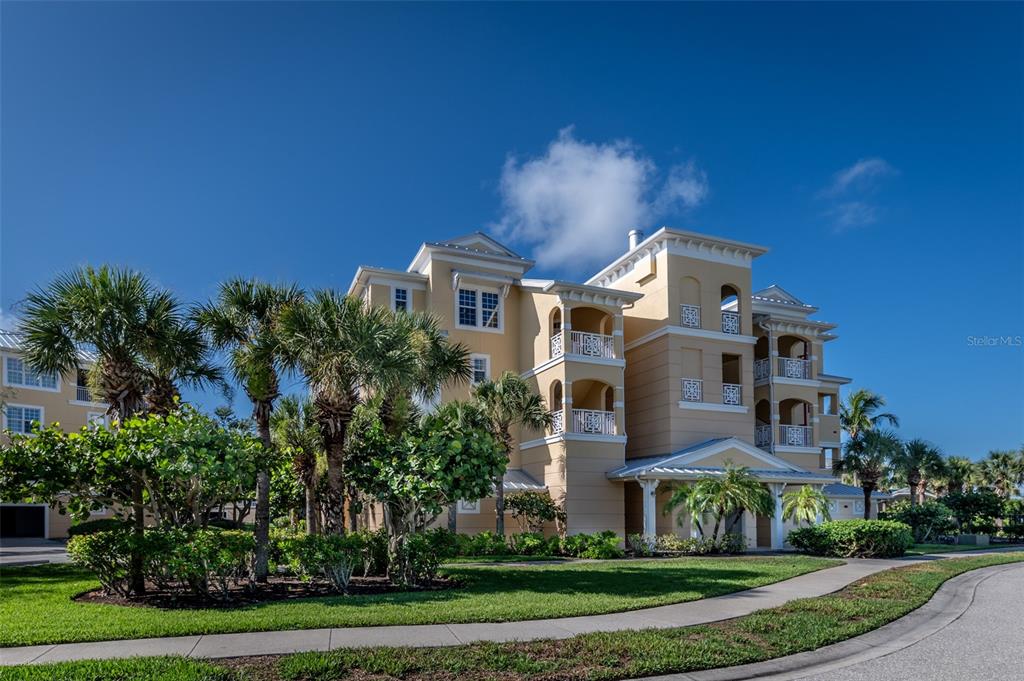 8581 AMBERJACK CIRCLE UNIT 301