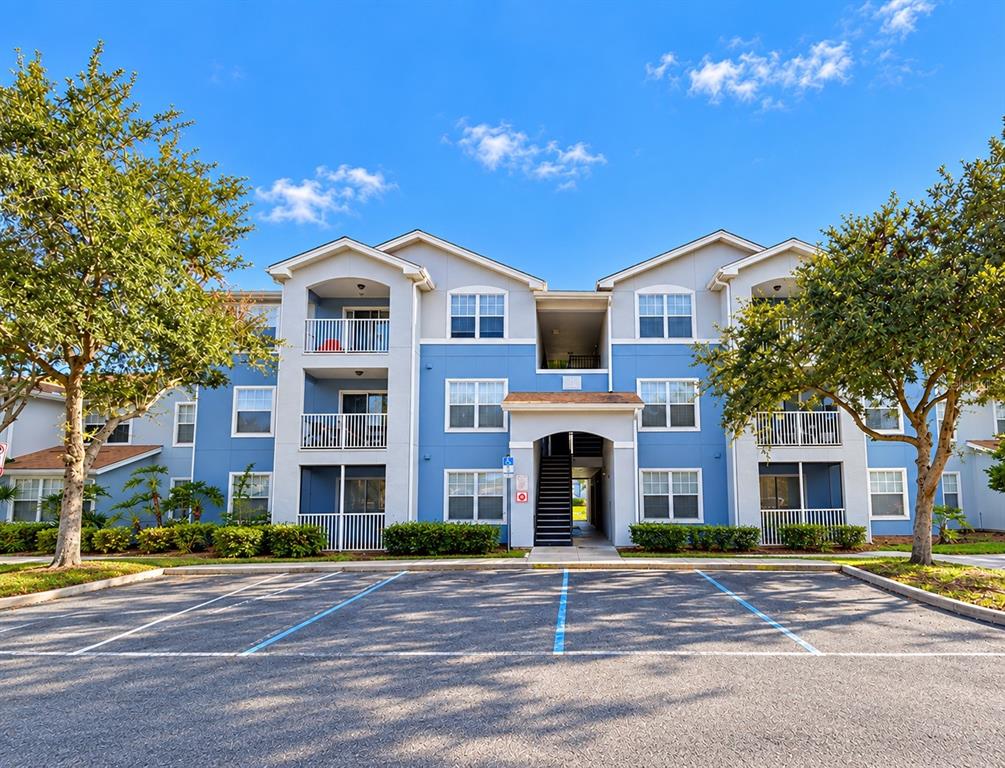 5848 LAKE POINTE VILLAGE CIRCLE UNIT 411