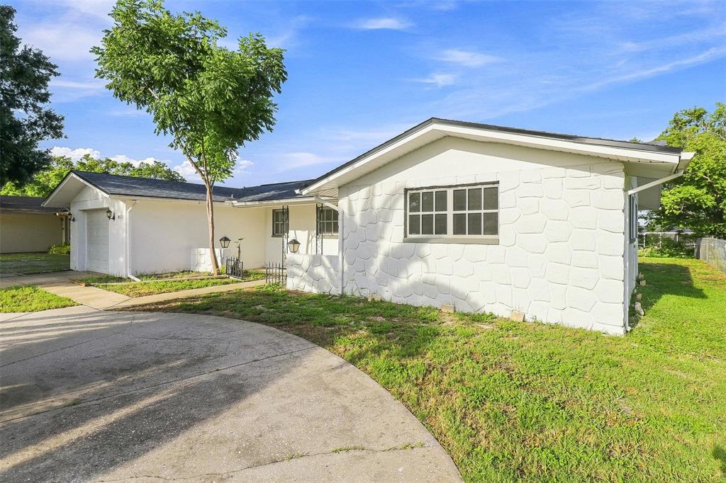 10121 OLEANDER DRIVE, PORT RICHEY, FL — photo 2 of 21