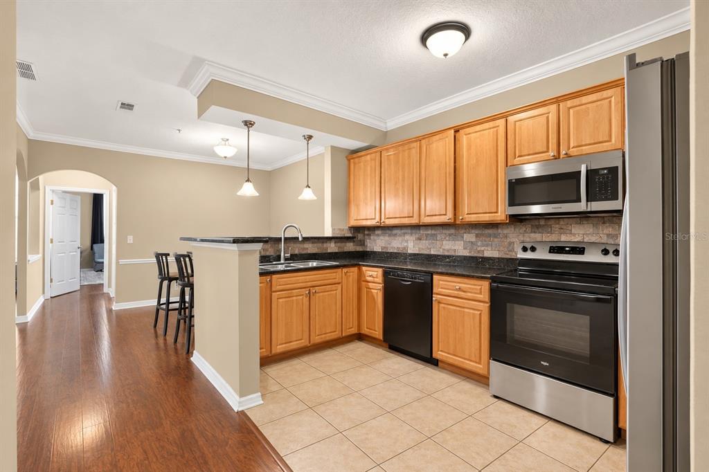1257 SW 9TH ROAD UNIT 208, GAINESVILLE, FL — photo 5 of 19