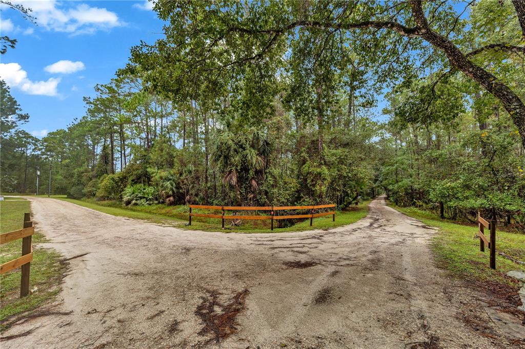 1930 OLD TRAIN ROAD, DELTONA, FL — photo 4 of 9
